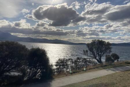 Spacious Modern Home Outstanding Views Sleeps 9 Hobart Kültér fotó