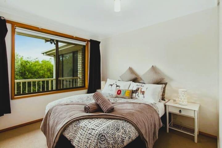 Spacious Modern Home Outstanding Views Sleeps 9 Hobart Kültér fotó
