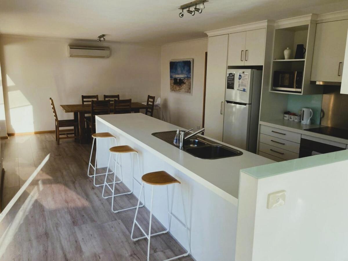 Spacious Modern Home Outstanding Views Sleeps 9 Hobart Kültér fotó