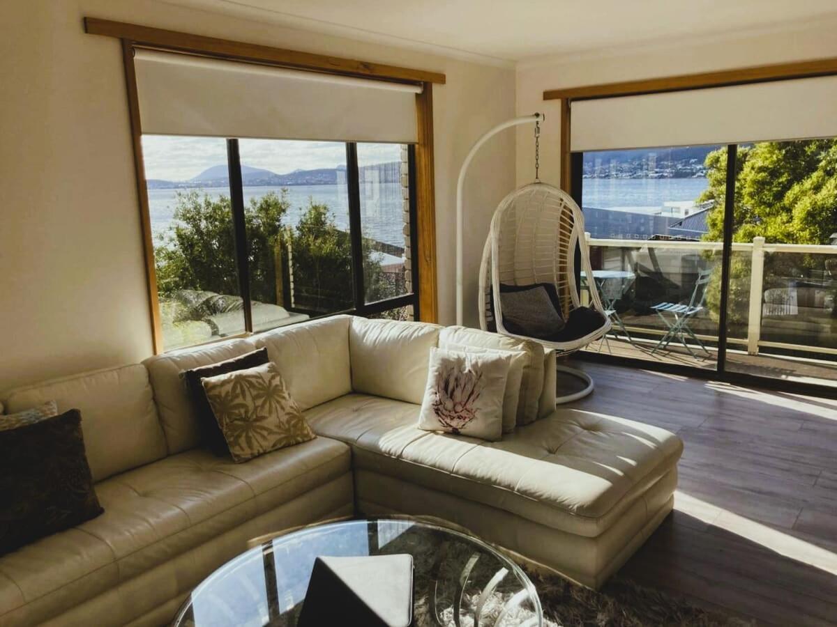 Spacious Modern Home Outstanding Views Sleeps 9 Hobart Kültér fotó